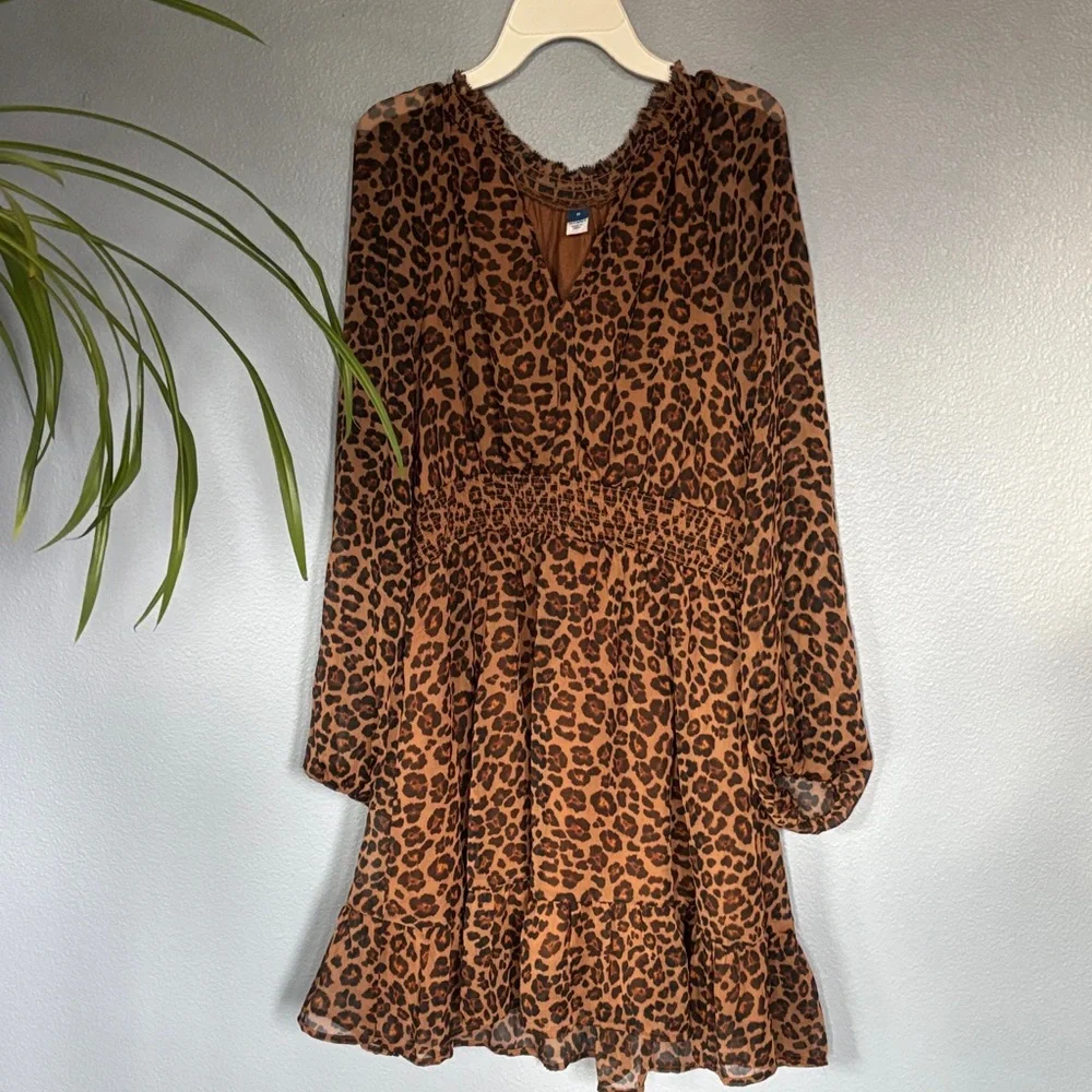 OLD NAVY LEOPARD PRINT Cocktail Lined dress. Sheer Long sleeves. Size medium - Picture 2 of 11